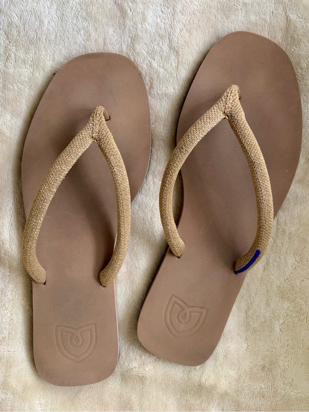 Rothy’s The Flip Flop in Golden Sun •size 9🔥